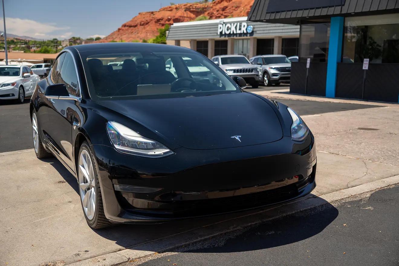 tesla model 3 2019 5YJ3E1EB7KF388900 image tesla model 3 2019 5YJ3E1EB7KF388900 image